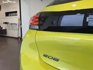 Car image 24