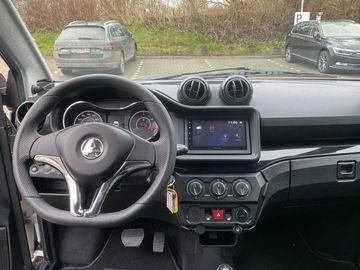 Car image 12