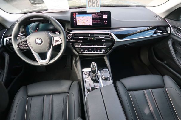 BMW 530i Touring Luxury Line xDrive 180 kW image number 5