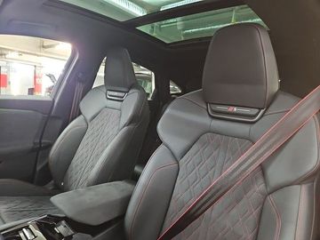 Car image 29