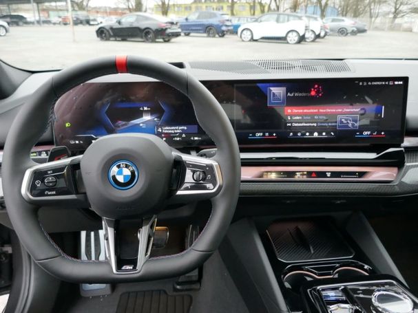 BMW i5 M60 xDrive Pro 442 kW image number 11