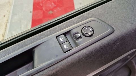 Car image 31