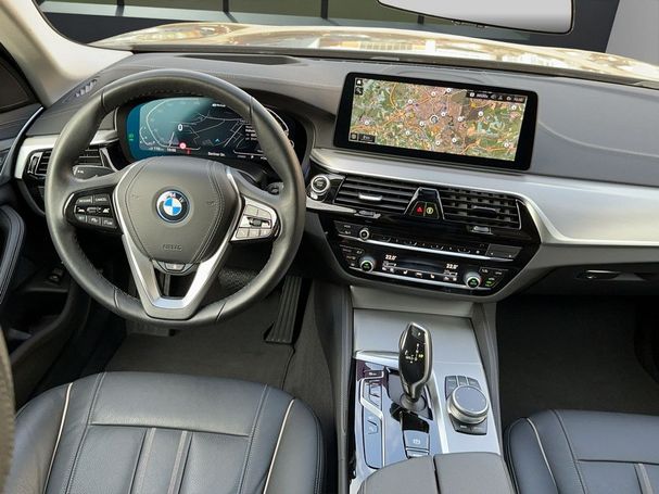 BMW 530 Touring xDrive 215 kW image number 8