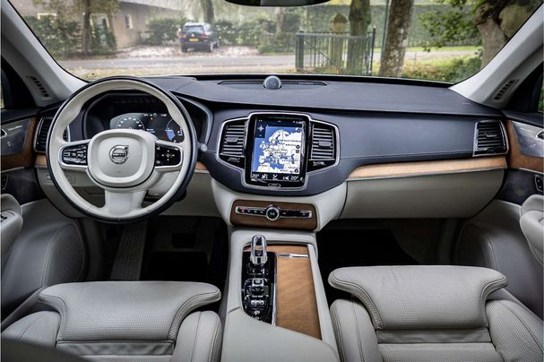 Volvo XC90 Inscription AWD T8 279 kW image number 7