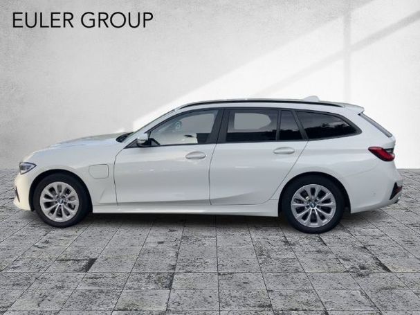 BMW 330e Touring M xDrive 215 kW image number 5