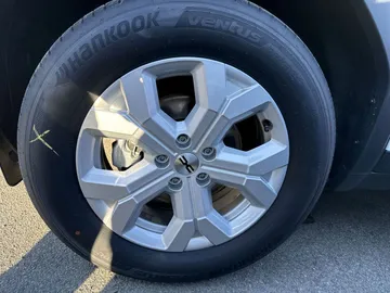 Car image 24