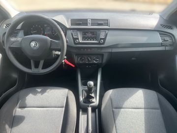 Car image 10