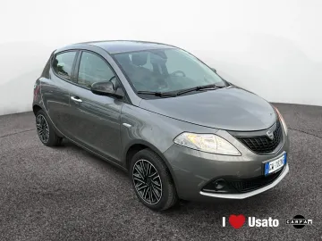 Car image 2
