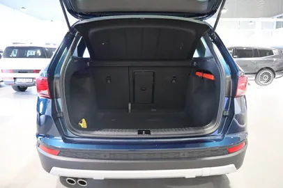 Car image 26
