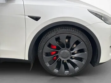 Car image 33