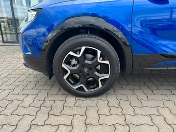 Car image 27