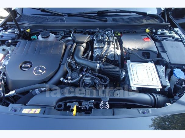 Mercedes-Benz CLA 250 160 kW image number 12