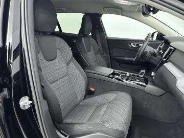 Car image 34