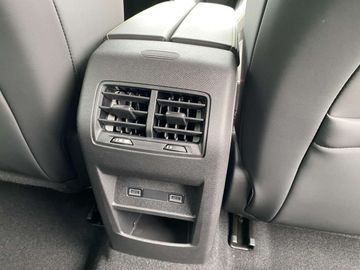 Car image 36