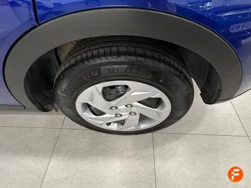 Car image 29