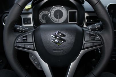 Car image 14