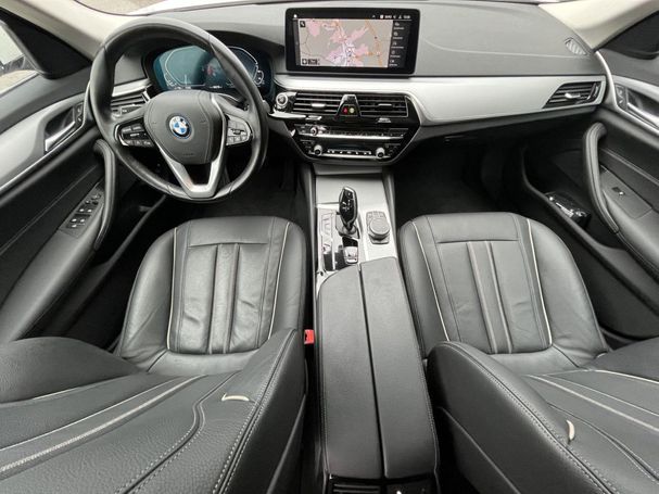 BMW 530 Touring xDrive 215 kW image number 12