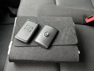 Car image 32