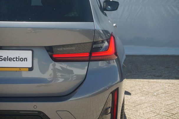 BMW 320i Touring 135 kW image number 28