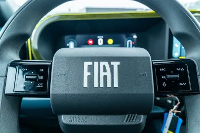 Car image 20