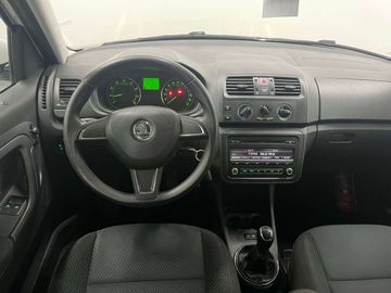 Car image 12