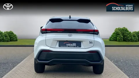 Car image 3