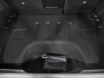 Car image 42