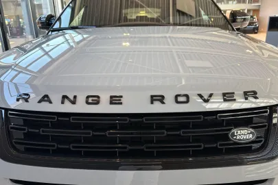 Car image 30