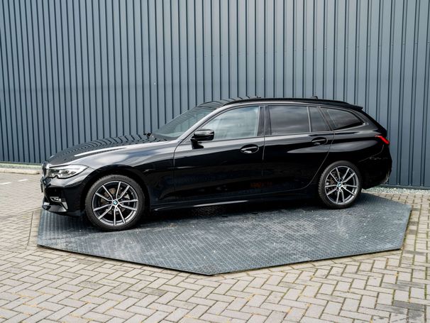 BMW 320i Touring 135 kW image number 4