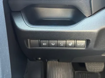Car image 29