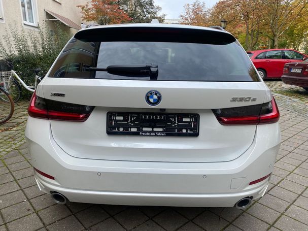 BMW 330e Touring xDrive 215 kW image number 14