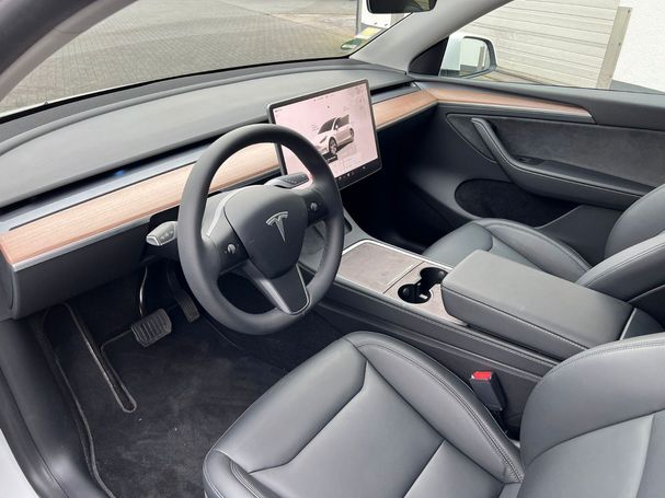 Tesla Model Y 220 kW image number 9