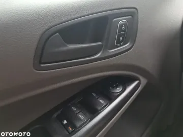 Car image 34