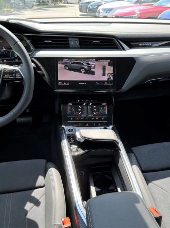 Audi e-tron 250 kW image number 16