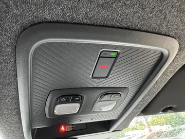 Car image 32
