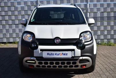 Car image 4