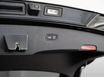 Car image 33