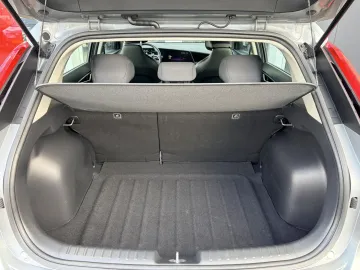 Car image 24