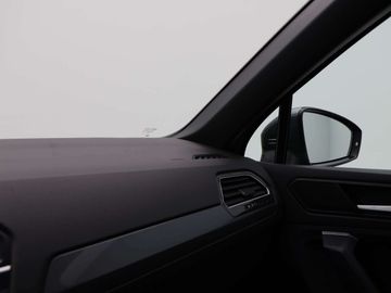 Car image 38