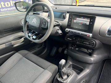 Car image 14