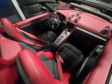 Car image 10