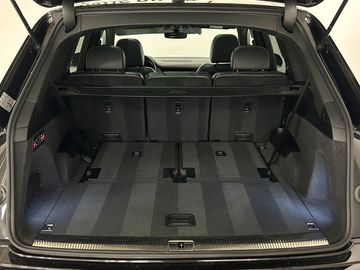 Car image 36