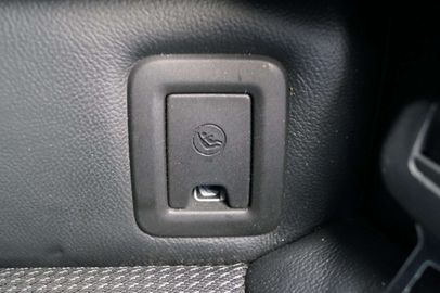 Car image 37