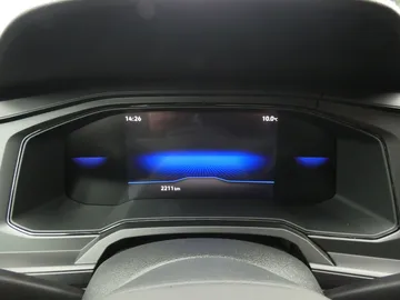 Car image 40