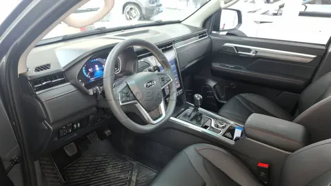 Car image 8