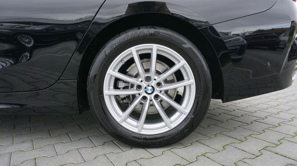 BMW 320d Touring xDrive 140 kW image number 34