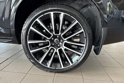 Car image 27