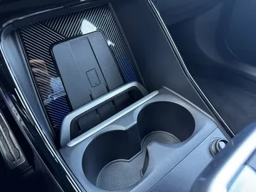 Car image 29