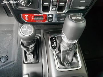 Car image 30