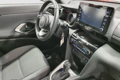 Car image 15